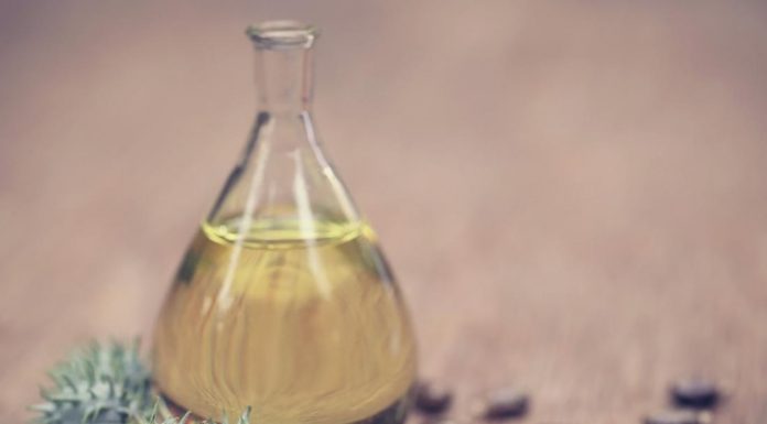 Castor Oil for Wrinkles – Is It Good for Eye and Forehead Wrinkles? – 9 Methods