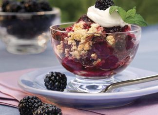 How to Make Berry Cobbler