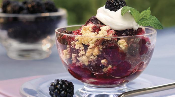 How to Make Berry Cobbler