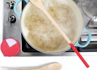 8 Easy Kitchen Hacks for Busy Moms