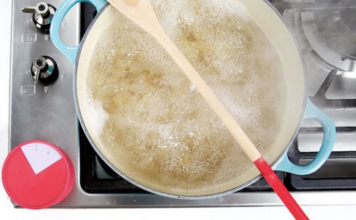 8 Easy Kitchen Hacks for Busy Moms