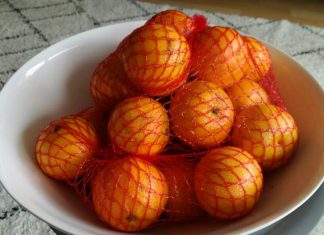 Don’t throw out mesh produce bags; this is what you can do with them!