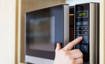 Never Reheat These 7 Foods With The Microwave