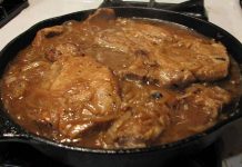 CROCK POT SMOTHERED PORK CHOPS