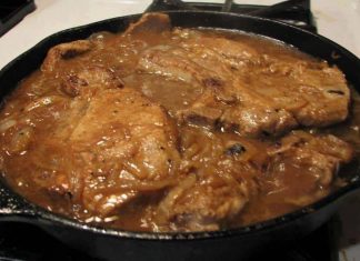 CROCK POT SMOTHERED PORK CHOPS