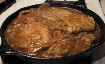 CROCK POT SMOTHERED PORK CHOPS