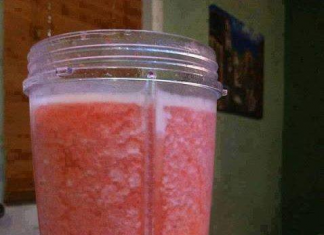 Strawberry-Lemon Detox Drink.