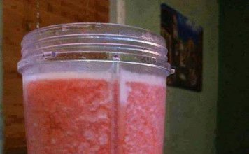 Strawberry-Lemon Detox Drink.