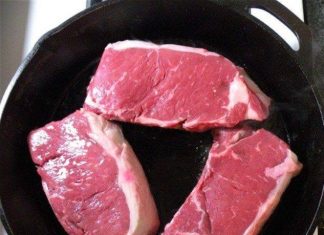 How to Professionally Cook a Steak the Steakhouse Way