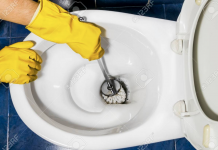 Use these 7 tips to clean your bathroom