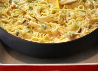 CHICKEN SPAGHETTI CASSEROLE