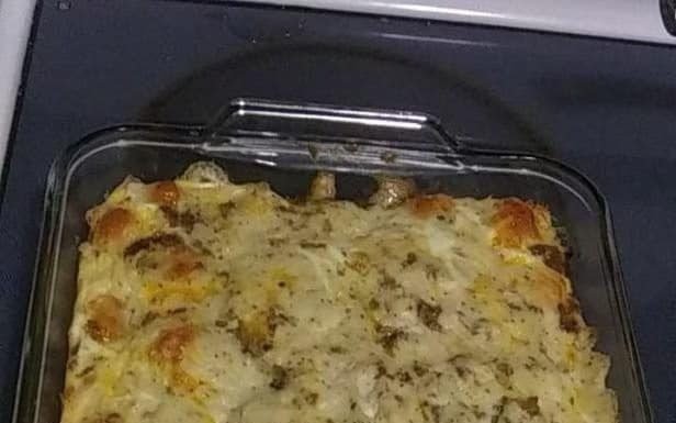 CREAMED CHICKEN AND BISCUITS CASSEROLE
