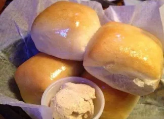 Homemade Texas Roadhouse-Style Rolls with Cinnamon Honey Butter