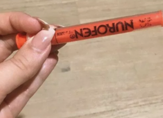 This mother found the perfect way to remove splinters