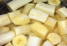 Make this banana tea to have a good night sleep