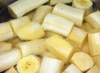 Make this banana tea to have a good night sleep