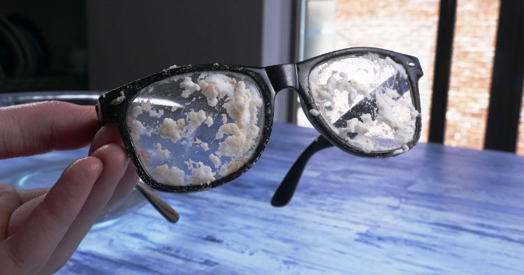 10 ways to remove scratches from eyeglasses - Grandma's Things