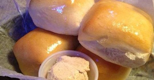 Texas Roadhouse S Rolls With Honey Cinnamon Butter Grandma S Things