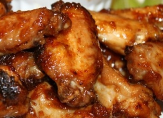 SWEET STICKY CHICKEN WINGS