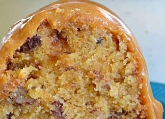 BROWN SUGAR CARAMEL POUND CAKE