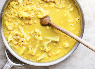 The proper way to make cauliflower, coconut oil, ginger and Turmeric Stew