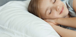 If you are not getting enough sleep you are risking to get these 10 things