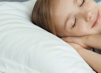 If you are not getting enough sleep you are risking to get these 10 things