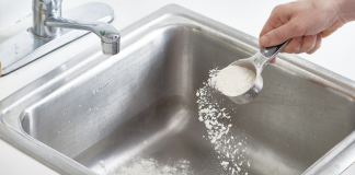 An easy method to polish stainless steel sinks