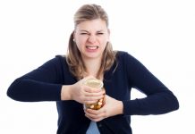 5 Simple Methods to Open a Difficult Jar