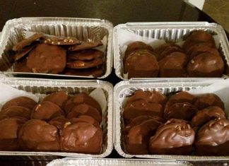 HOMEMADE TURTLE CANDY WITH PECANS AND CARAMEL