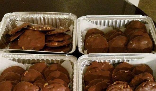 HOMEMADE TURTLE CANDY WITH PECANS AND CARAMEL