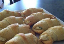 Roasted Garlic Chicken Puffs