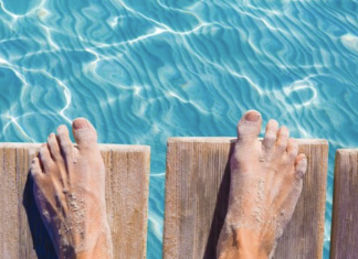 13 MUST-KNOW BEACH DAY HACKS