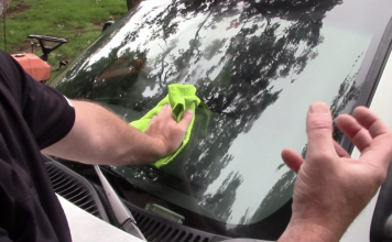 The proper way to clean your car’s windshield