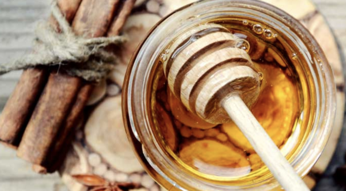 Here’s why you should start using honey and cinnamon