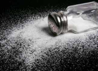 If you have these 8 signs, then you should start eating less salt