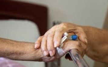 How to properly say goodbye to a dying person