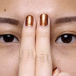 Use this easy finger method to clear your sinuses