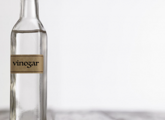 8 vinegar cleaning tips you should know about