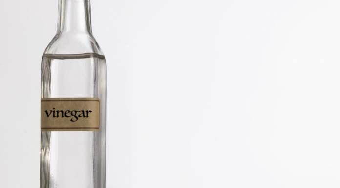 8 vinegar cleaning tips you should know about