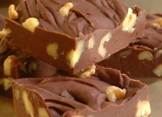 TOLL HOUSE® FAMOUS FUDGE