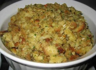 My Mom’s Perfect Thanksgiving Stuffing