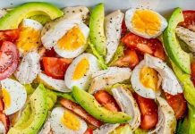Chicken Avocado + Egg Salad – A QUICK Lunch Idea