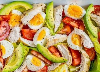 Chicken Avocado + Egg Salad – A QUICK Lunch Idea