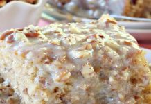 SOUTHERN PECAN PRALINE SHEET CAKE