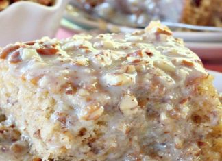 SOUTHERN PECAN PRALINE SHEET CAKE