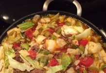 CABBAGE SOUP WITH HAMBURGER