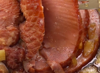 Crock Pot Brown Sugar Pineapple Ham!