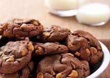 This Delicious Peanut butter-chocolate Cookies will make you drool!