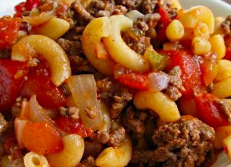 MOM’S GOULASH